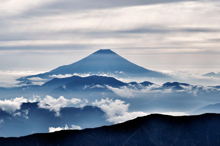 mt-fuji-2232246_1920.jpg